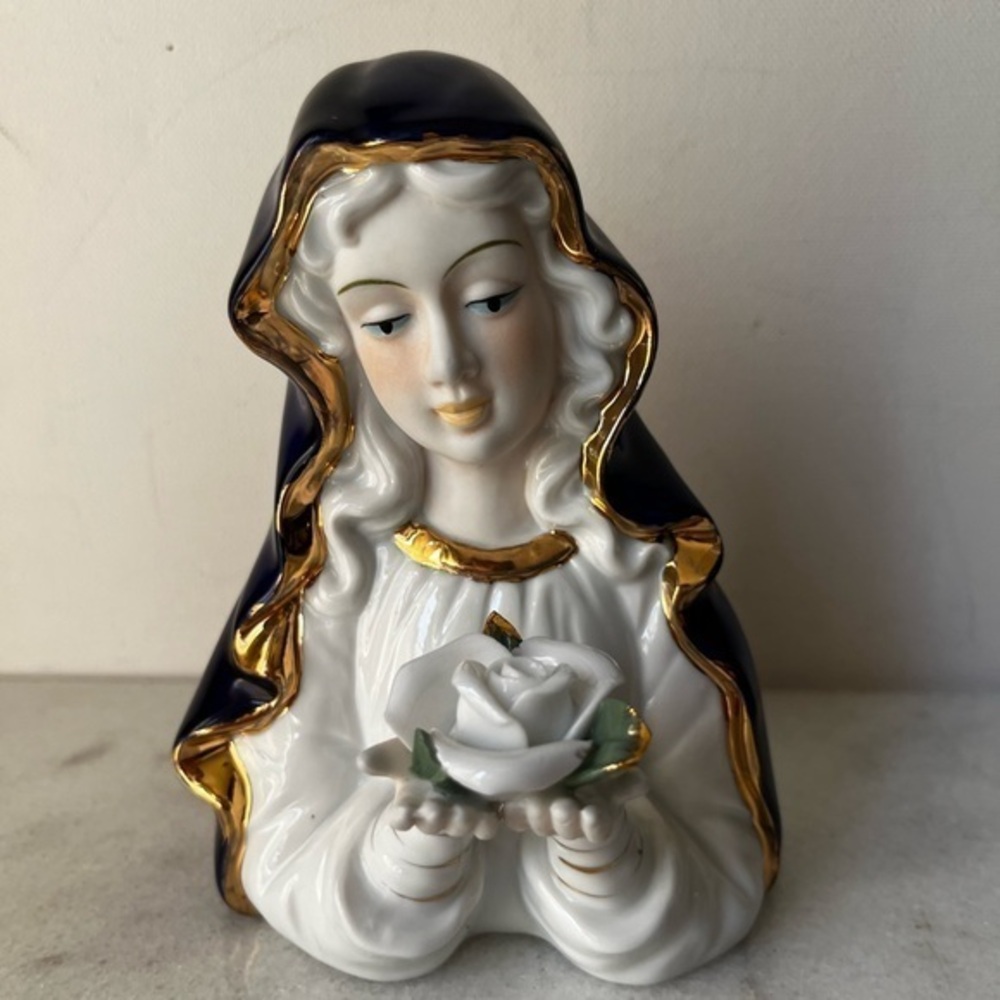 Ceramic Figurine Virgin Mary Gold Accents 5.5”